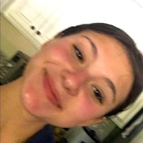 Meet your Posher, Lauren - Picture 1 of 1